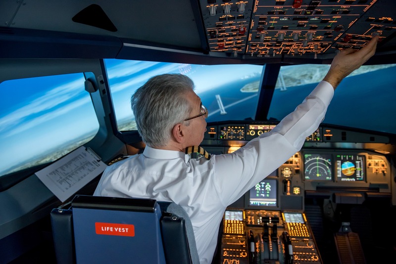 Airline Pilot is approaching New York in his simulator (picture taken with Nikon D750 and Nikon AF-S 24-70mm F2.8 G ED)