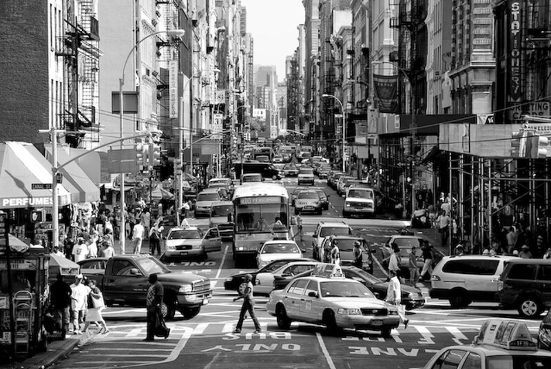 Busy street of New York (picture taken with Nikon D80 and Nikon AF-S 70-200mm F2.8 G IF-ED VR)
