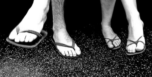 A couples feet in the subway (picture taken with Canon EOS 1D Mark III and Canon EF 16-35mm F2.8 L USM)